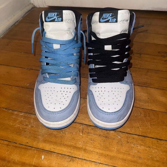 Jordan 1 retro "university blue"
Size 6.5M/8W - Picture 2 of 5